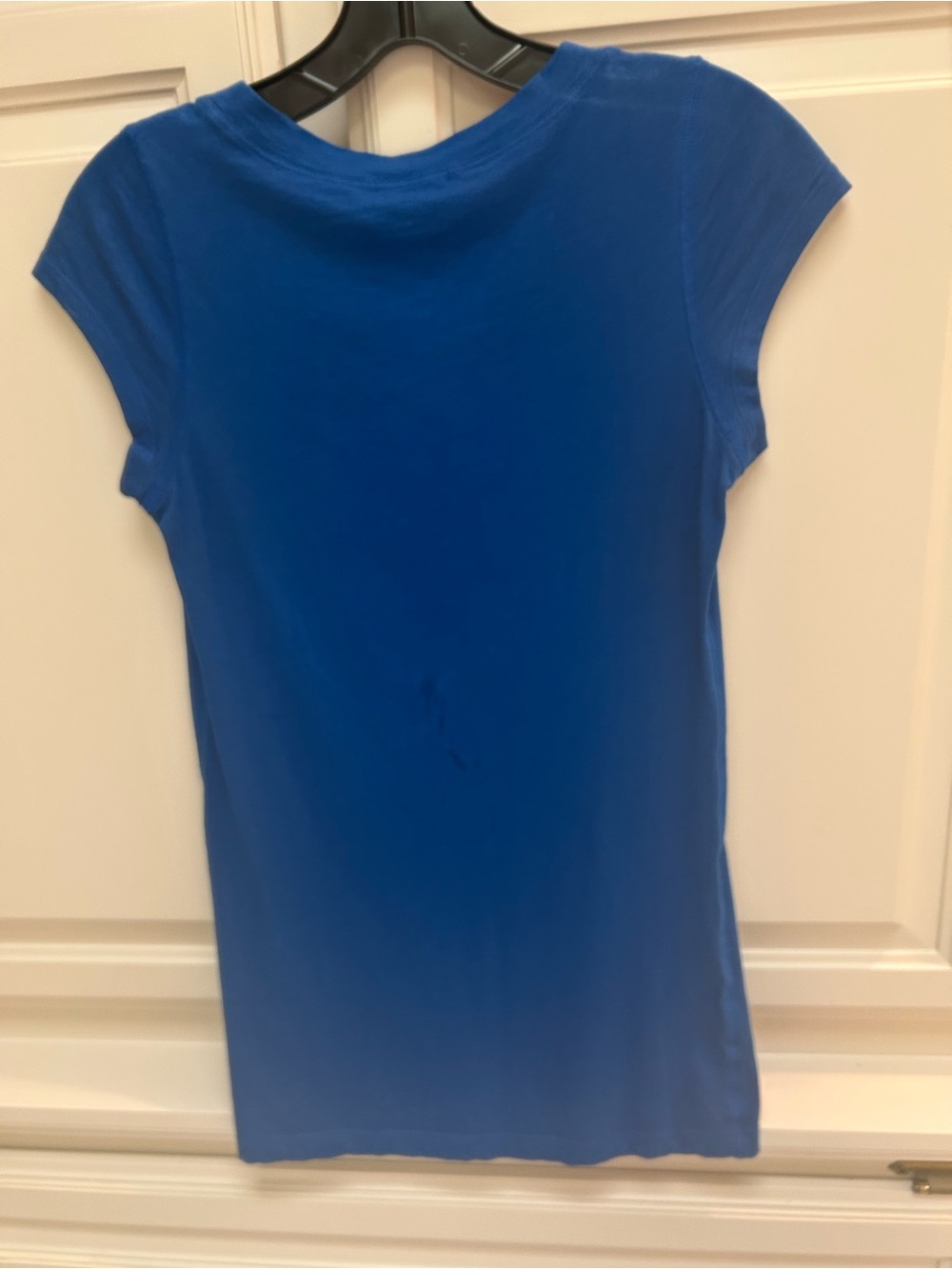 Theory Blue deep-Scoop Neck Tee with flattering cut Short Sleeves - Picture 6 of 6